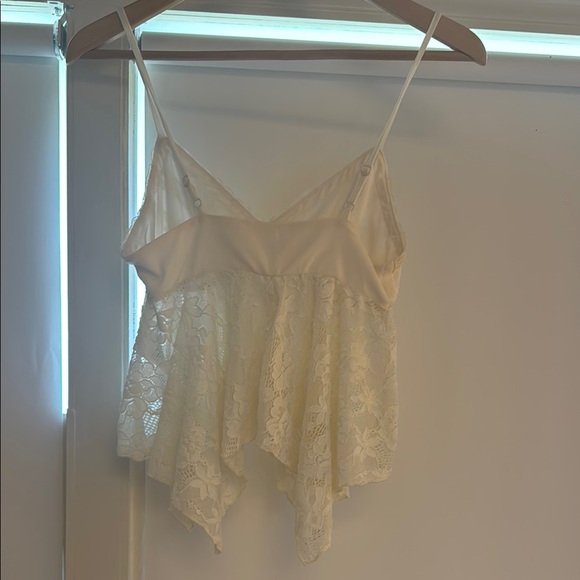 White Lace KIMCHI BLUE Going-Out Top - Picture 2 of 4